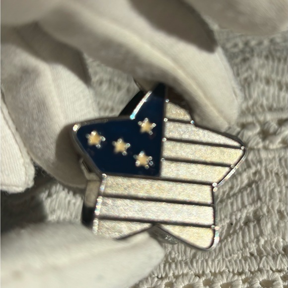 Locket Watch Keychain - Picture 2 of 7